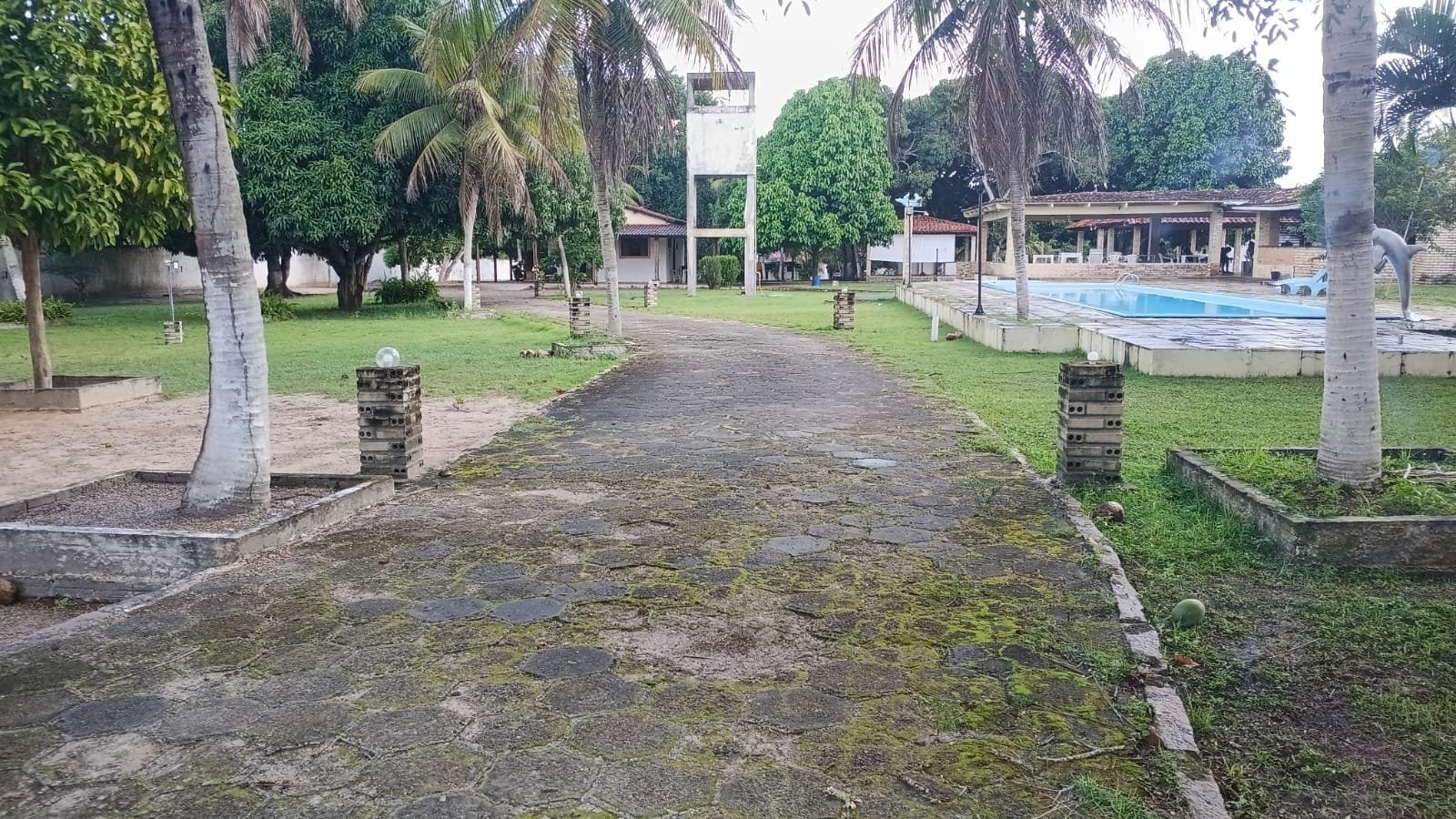Área de lazer e caminhada