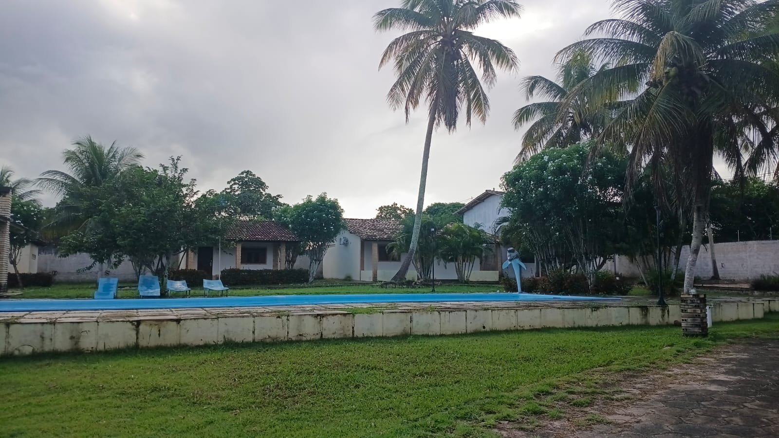 Piscina para exercícios e lazer